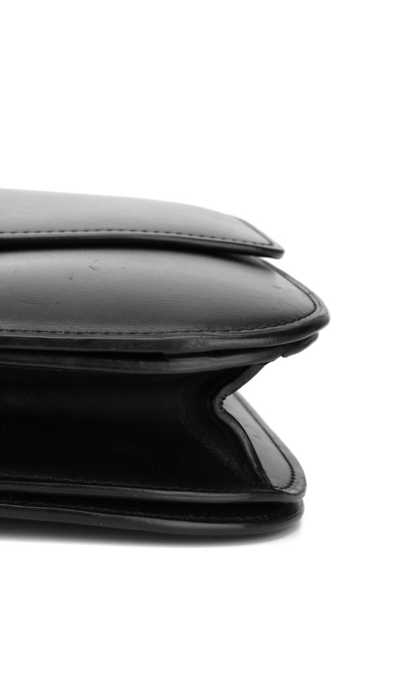Celine Classic Box Bag i svart kalveskinn med gullspenne