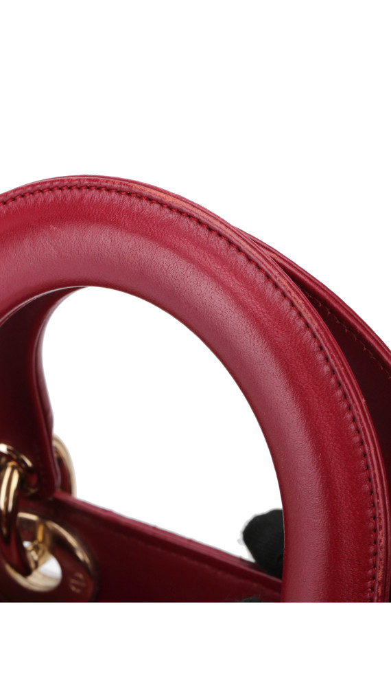 Lady Dior Medium Bag i rødt lammeskinn