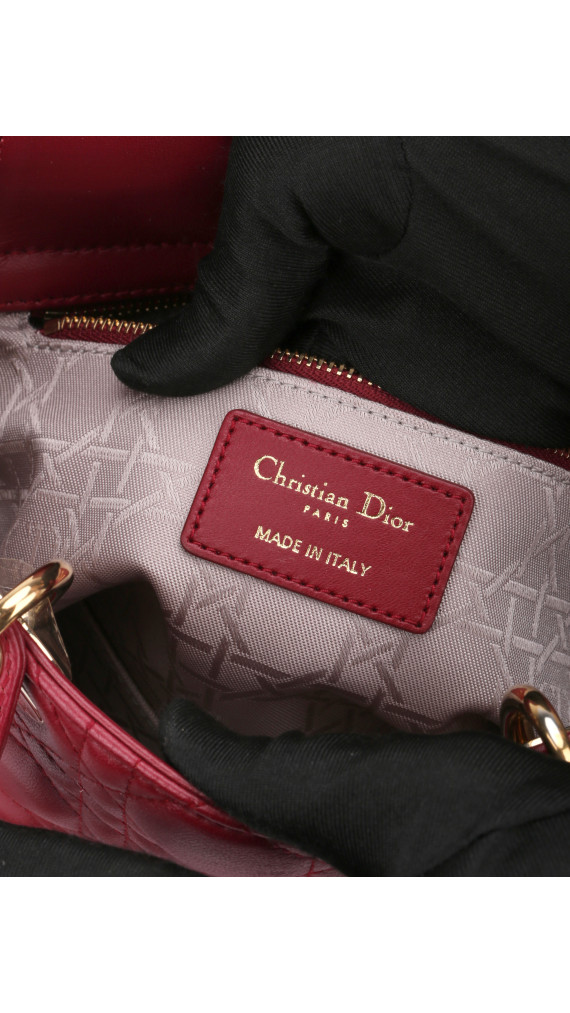 Lady Dior Medium Bag i rødt lammeskinn