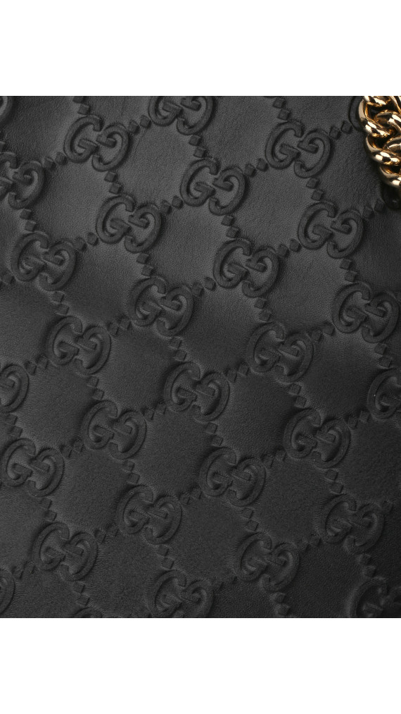 Gucci Tote i Gucci Signature skinn med elegante kjedehåndtak