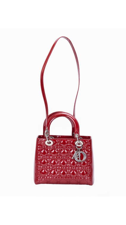 Lady Dior Bag i rød patent skinn Medium