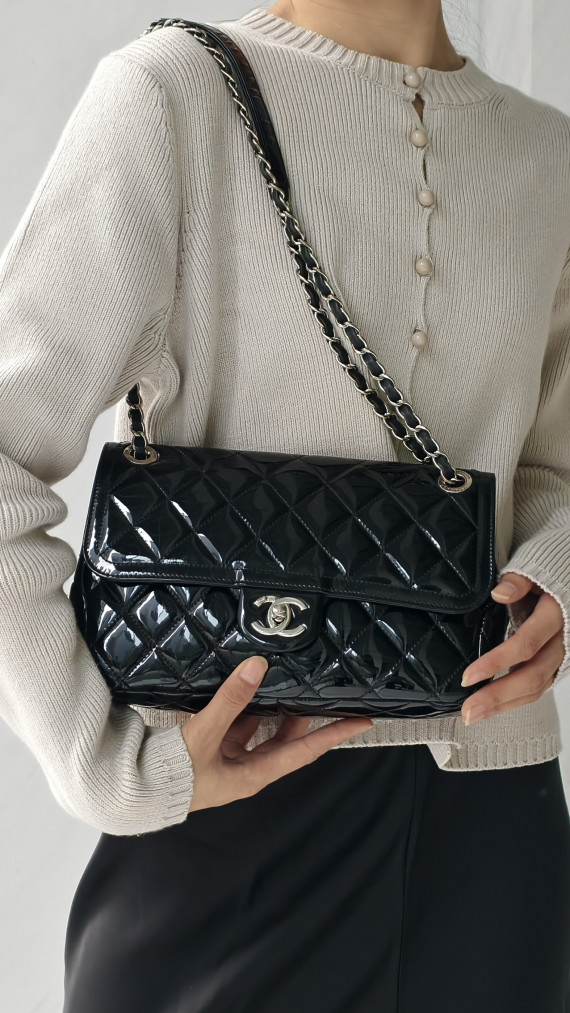 Chanel Classic Mini Flap Shoulder Bag I Sort Patent Skinn