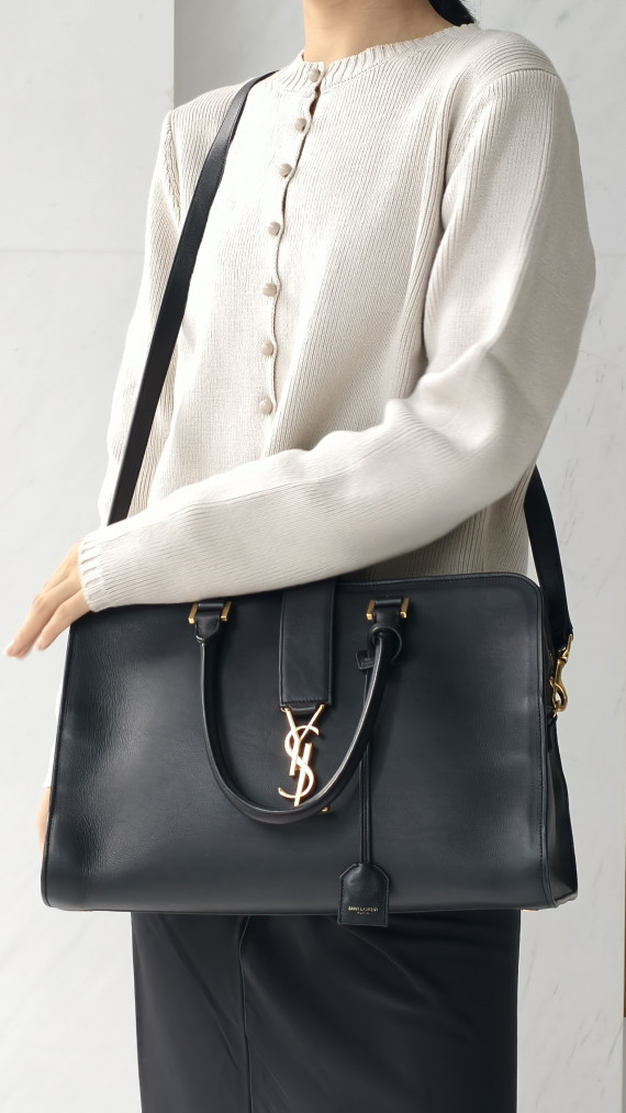 YSL Saint Laurent Cabas Bag Size Medium i svart skinn