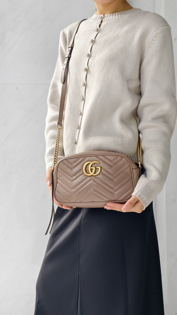 Gucci GG Marmont Matelassé Camera Bag i Dusty Pink