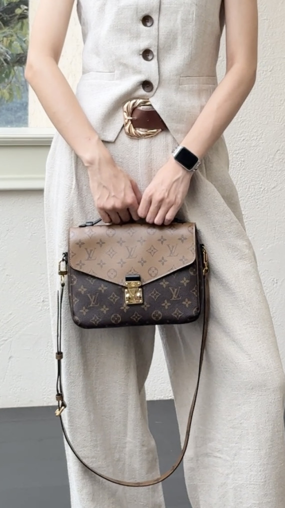 Louis Vuitton Pochette Métis Monogram Shoulder Bag