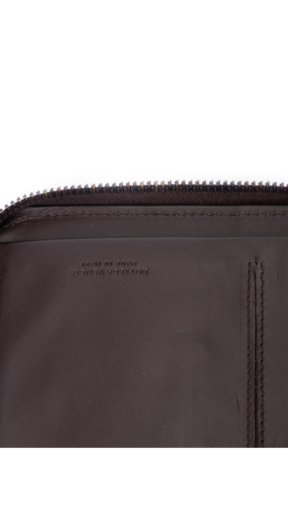 Bottega Veneta Intrecciato Clutch i mørkebrunt skinn