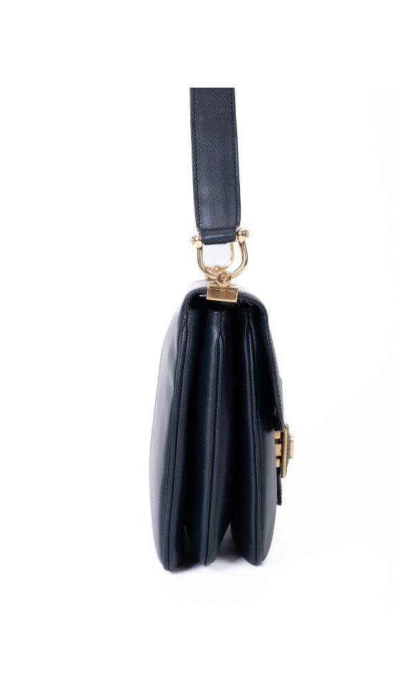 Celine Classic Box Bag i mørkeblå skinn med gullfarget hardware
