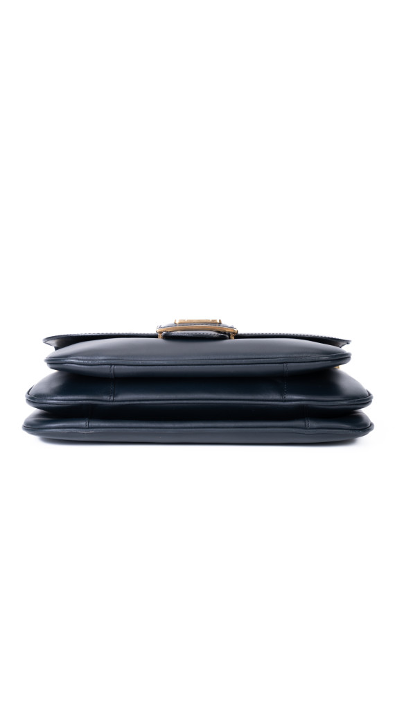 Celine Classic Box Bag i mørkeblå skinn med gullfarget hardware