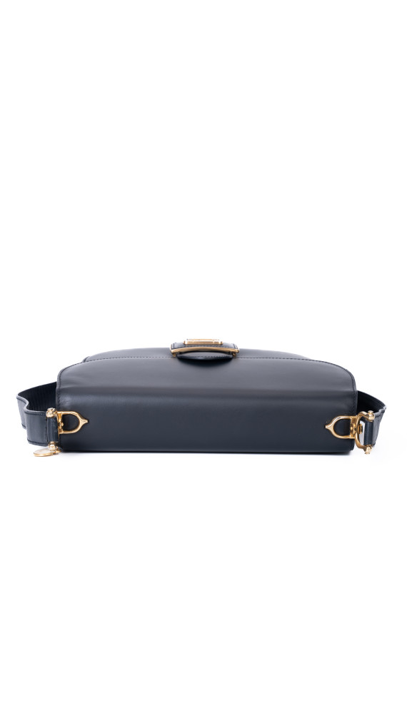 Celine Classic Box Bag i mørkeblå skinn med gullfarget hardware