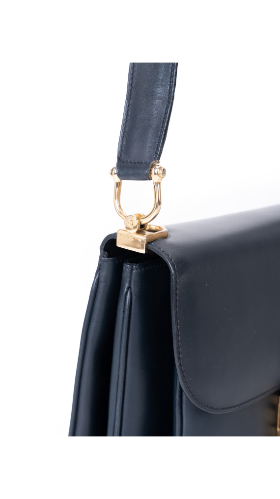 Celine Classic Box Bag i mørkeblå skinn med gullfarget hardware