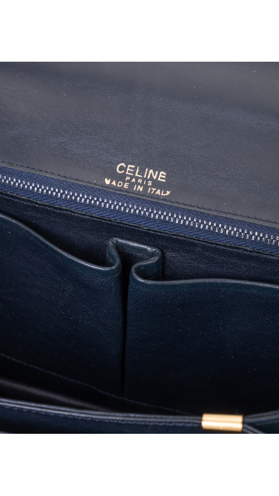 Celine Classic Box Bag i mørkeblå skinn med gullfarget hardware