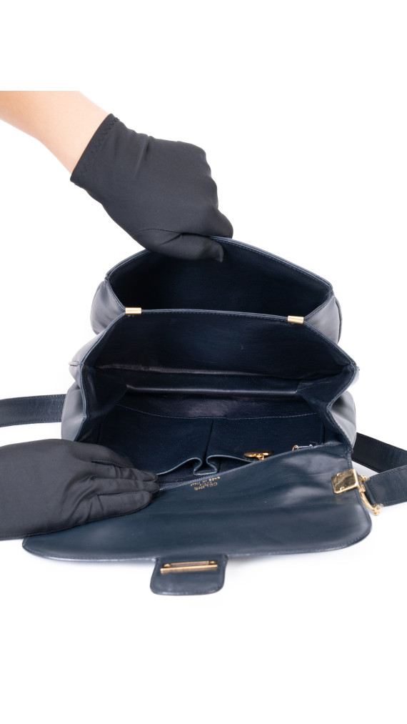 Celine Classic Box Bag i mørkeblå skinn med gullfarget hardware
