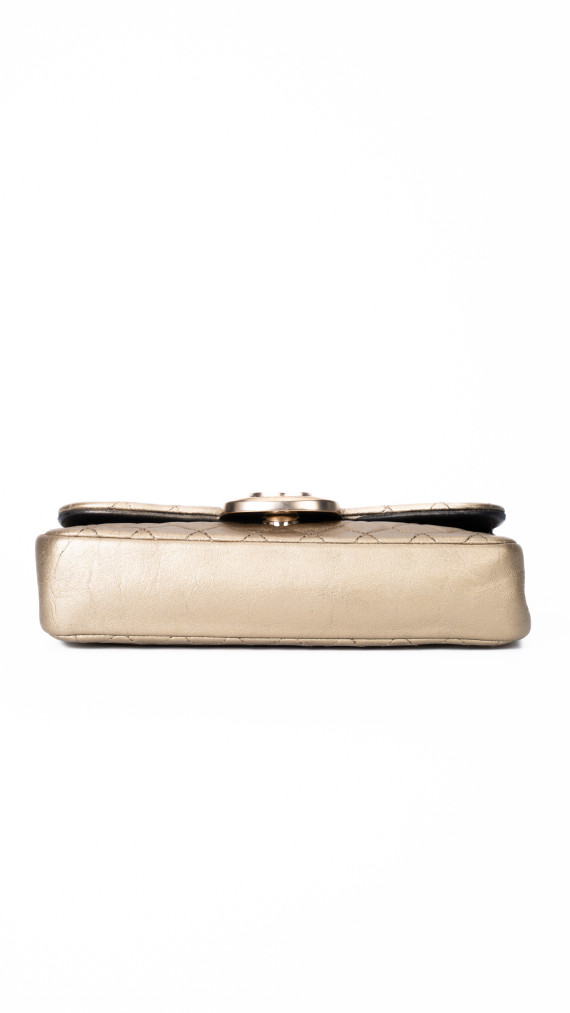Chanel Single Flap Bag i gull skinn med dekorert CC-lås