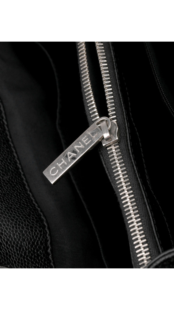Chanel Shopping Tote i svart quiltet caviar-skinn med sølvfarget hardware