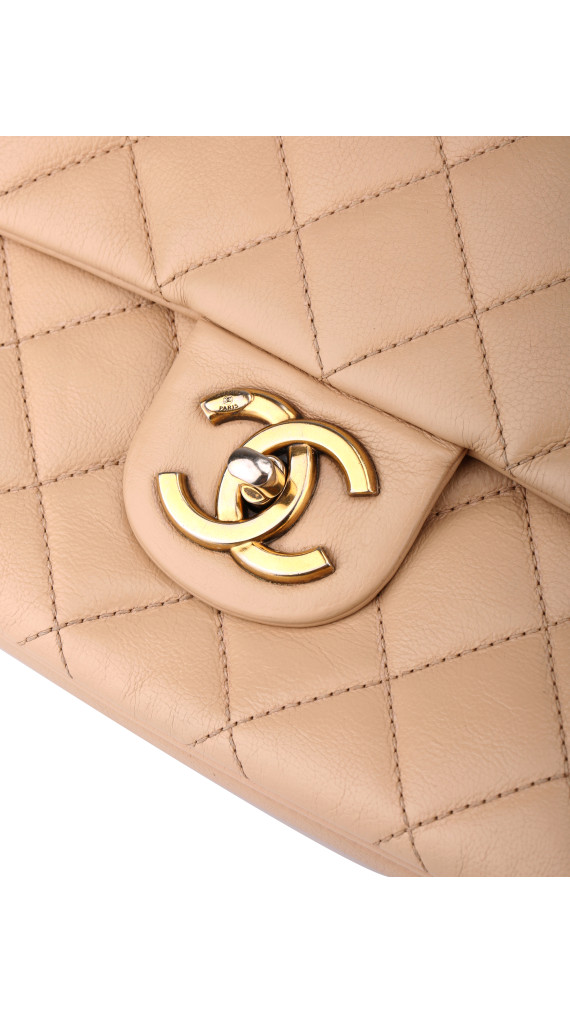 Chanel Single Flap Bag i Beige Calfskinn