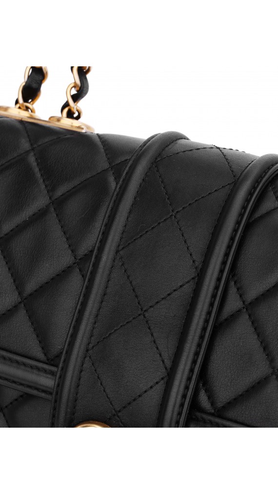 Chanel Quilted Flap Shoulder Bag Size Medium