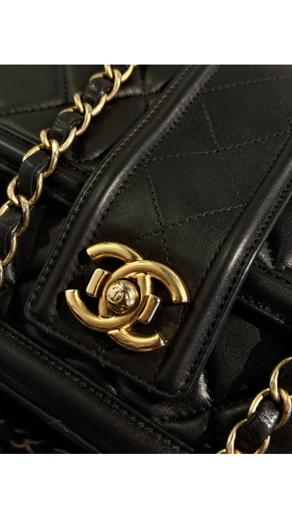 Chanel Quilted Flap Shoulder Bag Size Medium