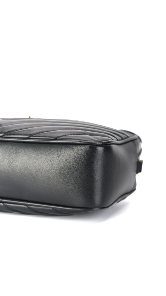 Saint Laurent Lou Camera Bag i sort chevron-quiltet skin