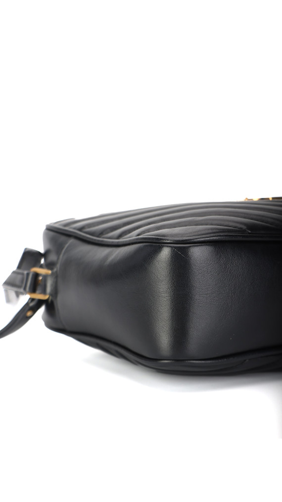 Saint Laurent Lou Camera Bag i sort chevron-quiltet skin