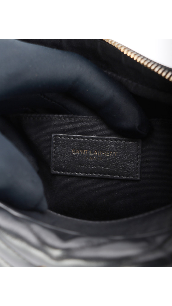 Saint Laurent Lou Camera Bag i sort chevron-quiltet skin