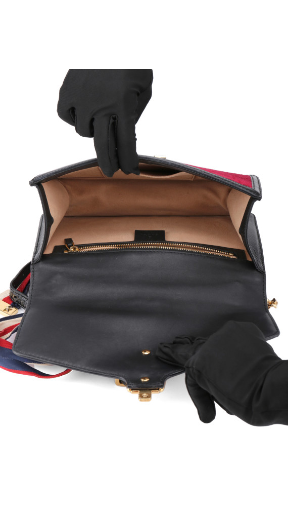 Gucci Sylvie Shoulder Bag  - Red