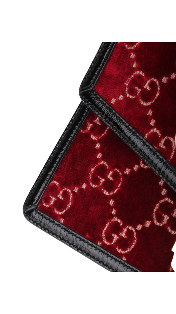 Gucci Sylvie Shoulder Bag  - Red