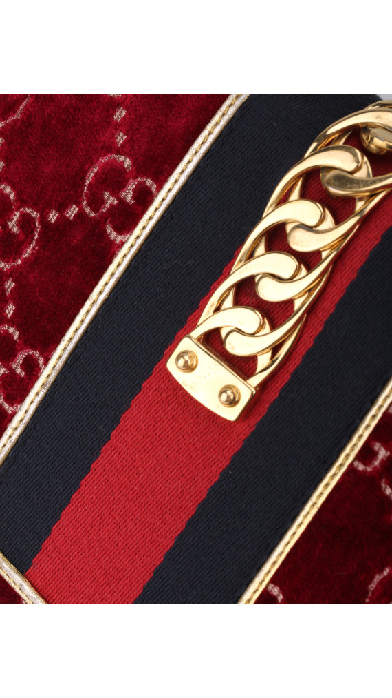 Gucci Sylvie Shoulder Bag  - Red