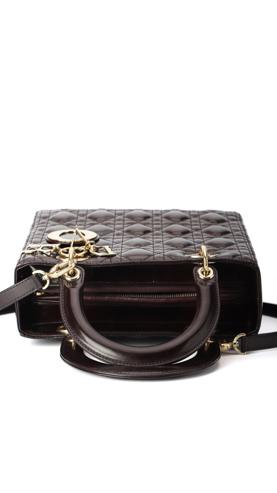 Christian Dior Lady Dior Medium i mørk brun patent skinn