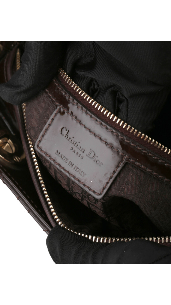 Christian Dior Lady Dior Medium i mørk brun patent skinn