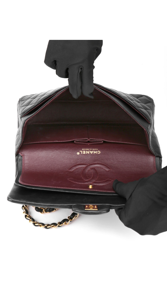 Chanel Classic Double Flap Medium i svart lammeskinn