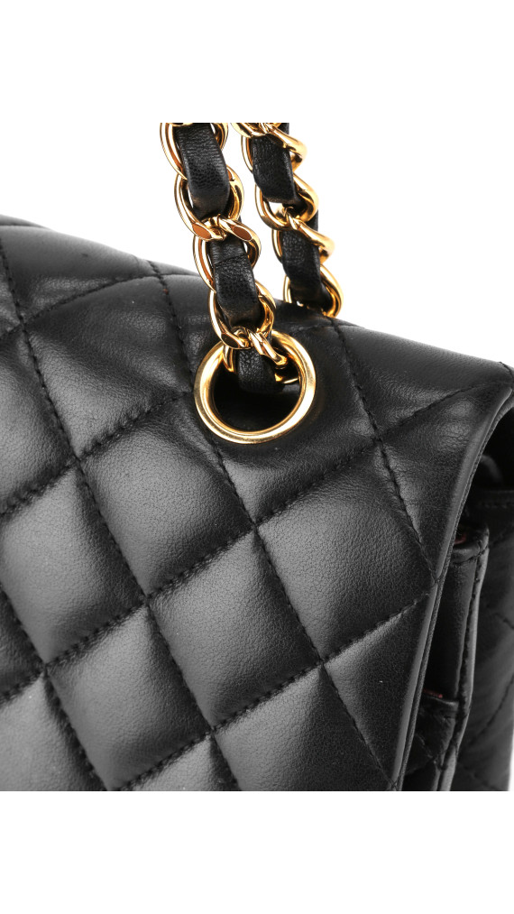 Chanel Classic Double Flap Medium i svart lammeskinn