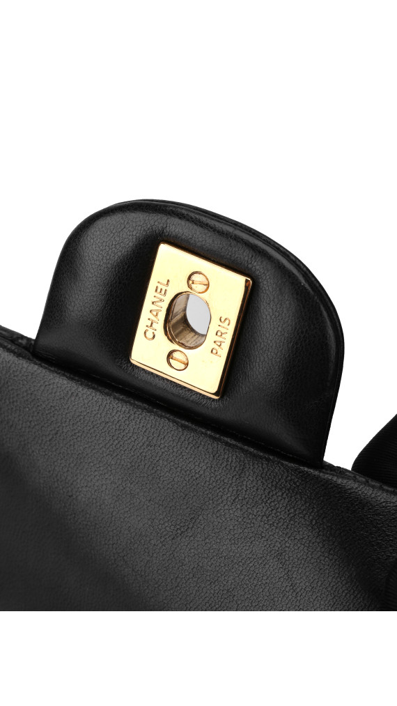 Chanel Classic Double Flap Medium i svart lammeskinn