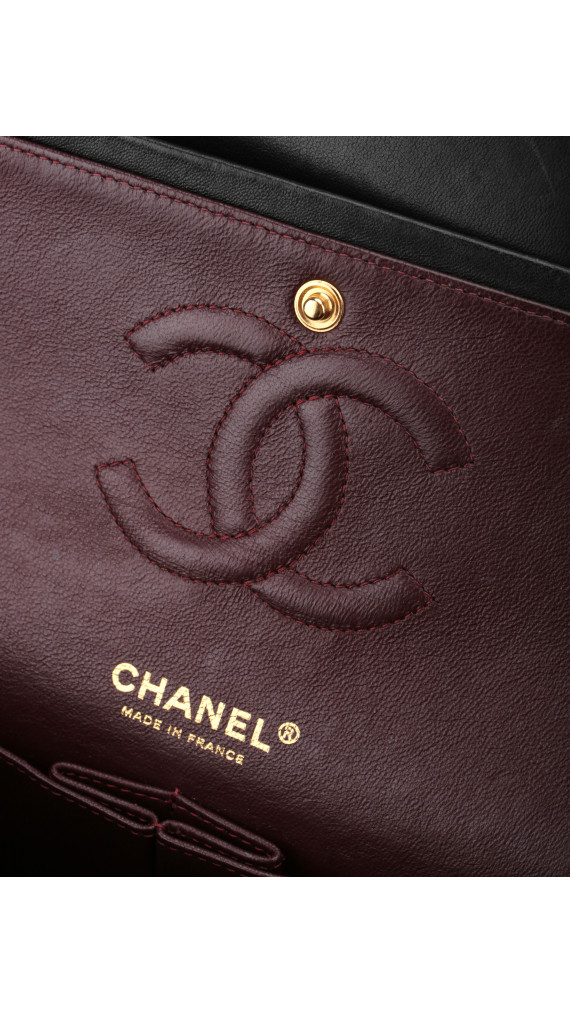 Chanel Classic Double Flap Medium i svart lammeskinn