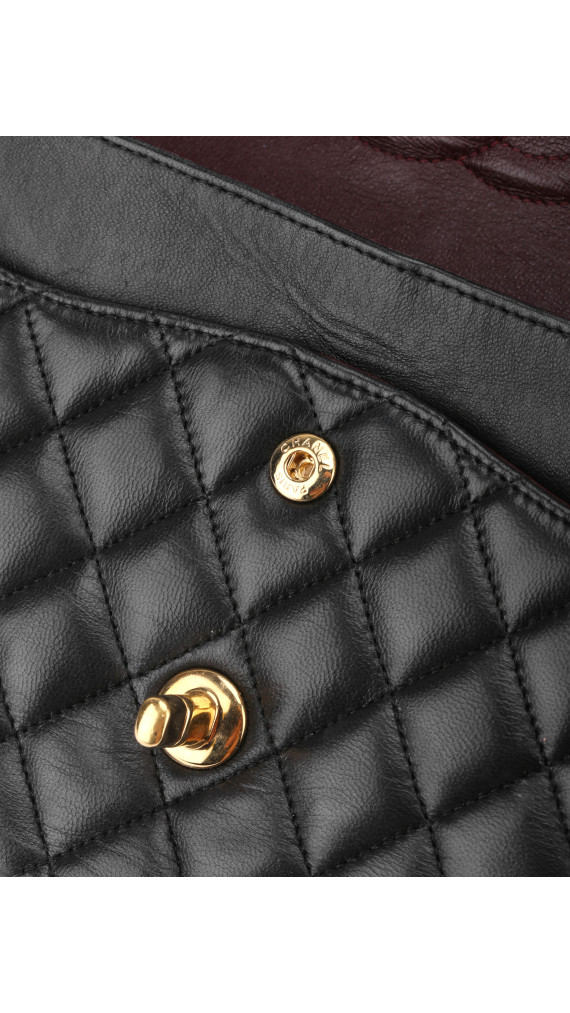 Chanel Classic Double Flap Medium i svart lammeskinn