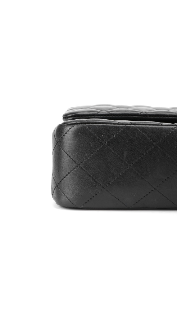 Chanel Classic Double Flap Medium i svart lammeskinn