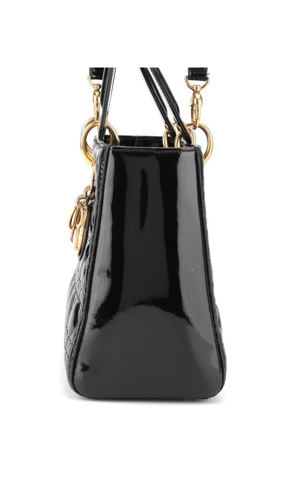 Christian Dior Lady Dior Medium i svart patent skinn