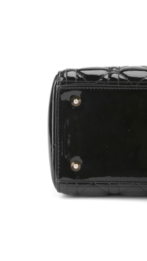 Christian Dior Lady Dior Medium i svart patent skinn