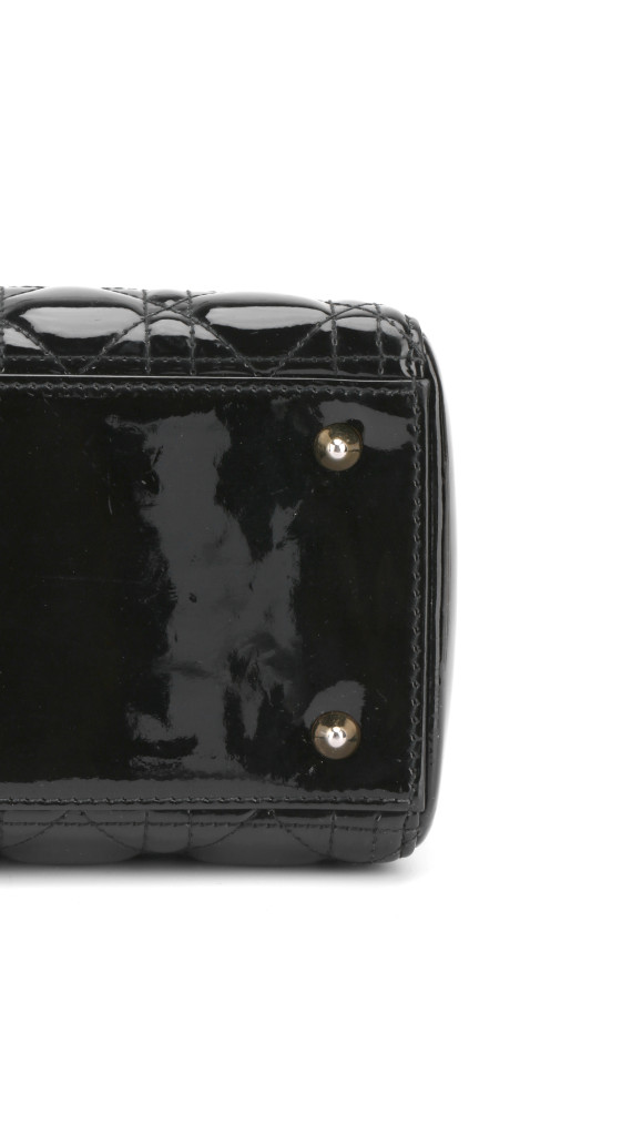 Christian Dior Lady Dior Medium i svart patent skinn