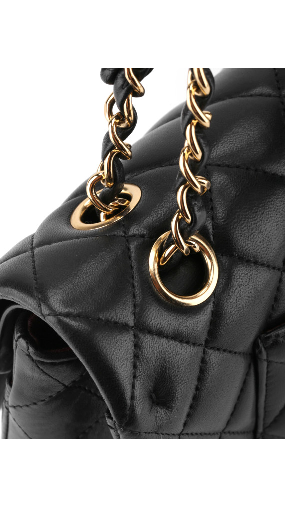 Chanel Classic Double Flap Medium i svart lammeskinn
