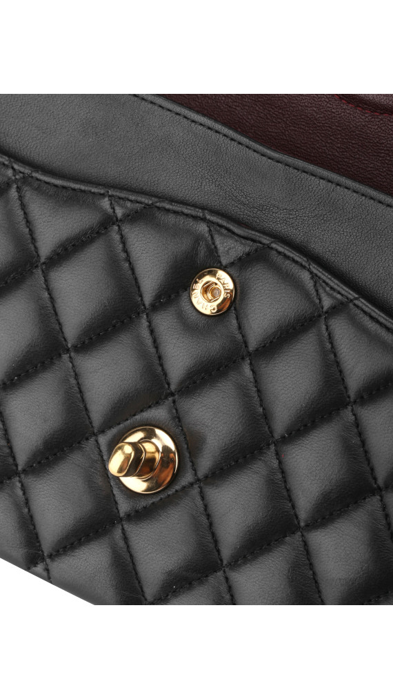 Chanel Classic Double Flap Medium i svart lammeskinn