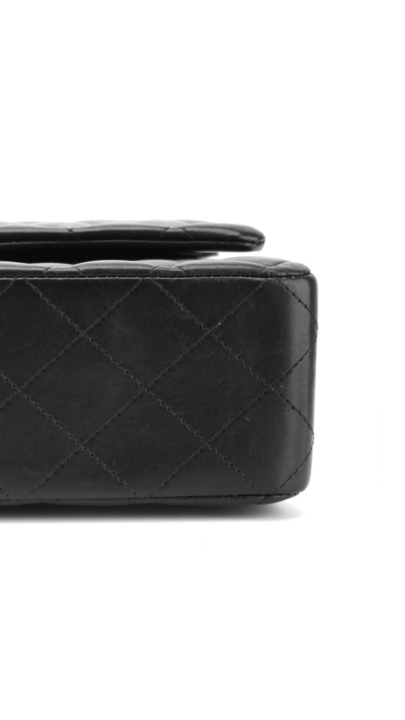 Chanel Classic Double Flap Medium i svart lammeskinn