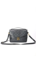 Louis Vuitton Pochette Métis i sort Monogram Empreinte-skinn