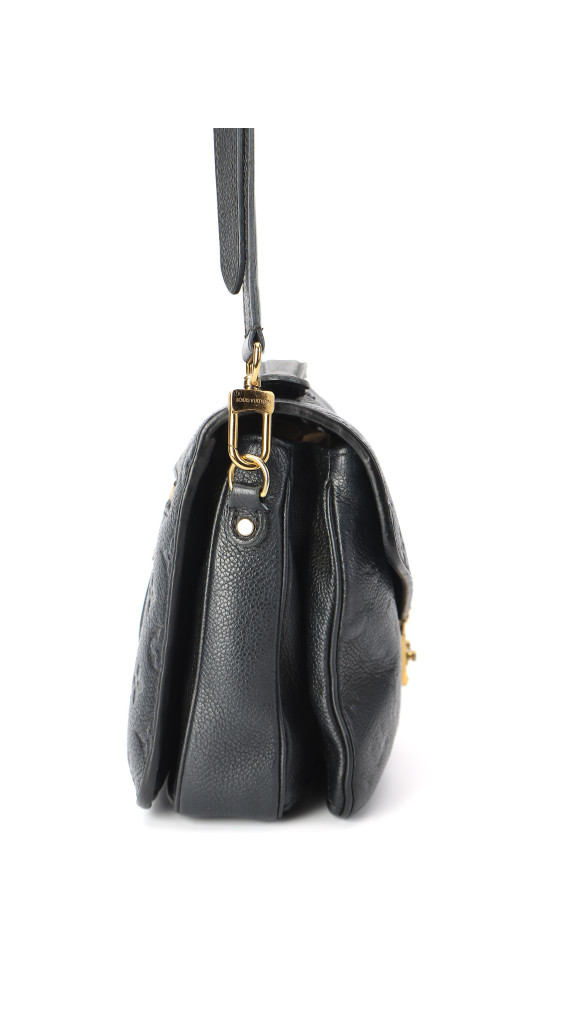 Louis Vuitton Pochette Métis i sort Monogram Empreinte-skinn