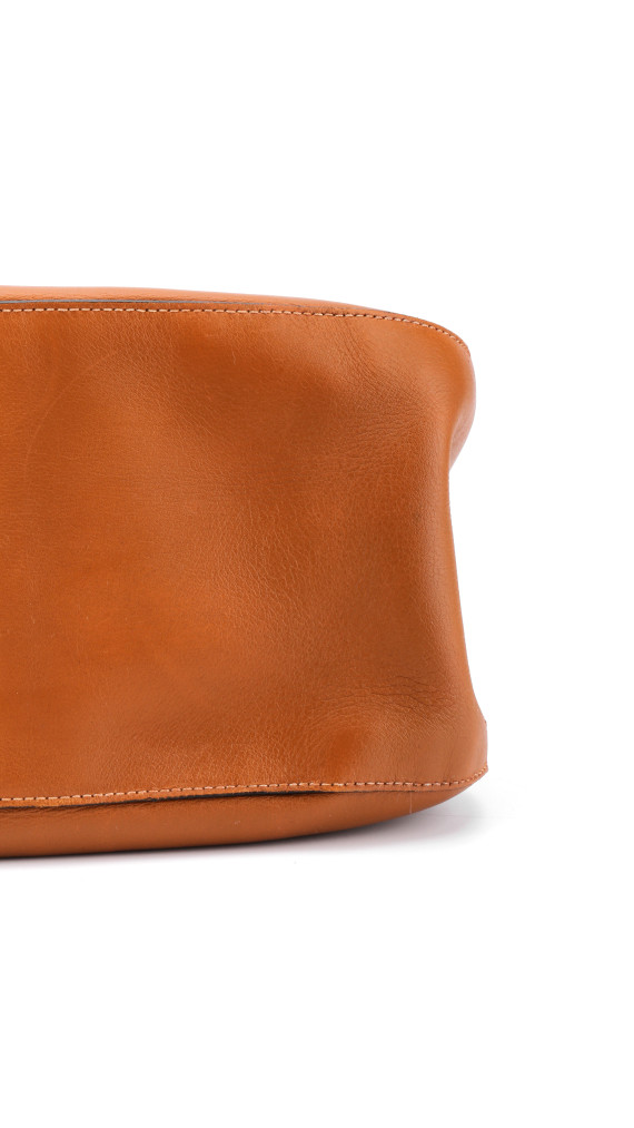 Prada Soft Calf Flap Shoulder Bag i karamellbrunt skinn