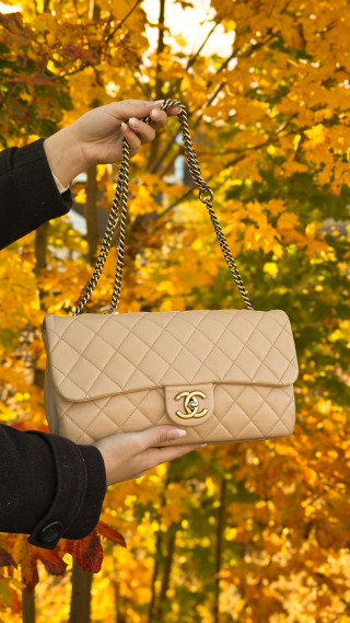 Chanel Single Flap Bag i Beige Calfskinn