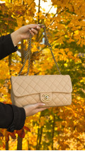 Chanel Single Flap Bag i Beige Calfskinn