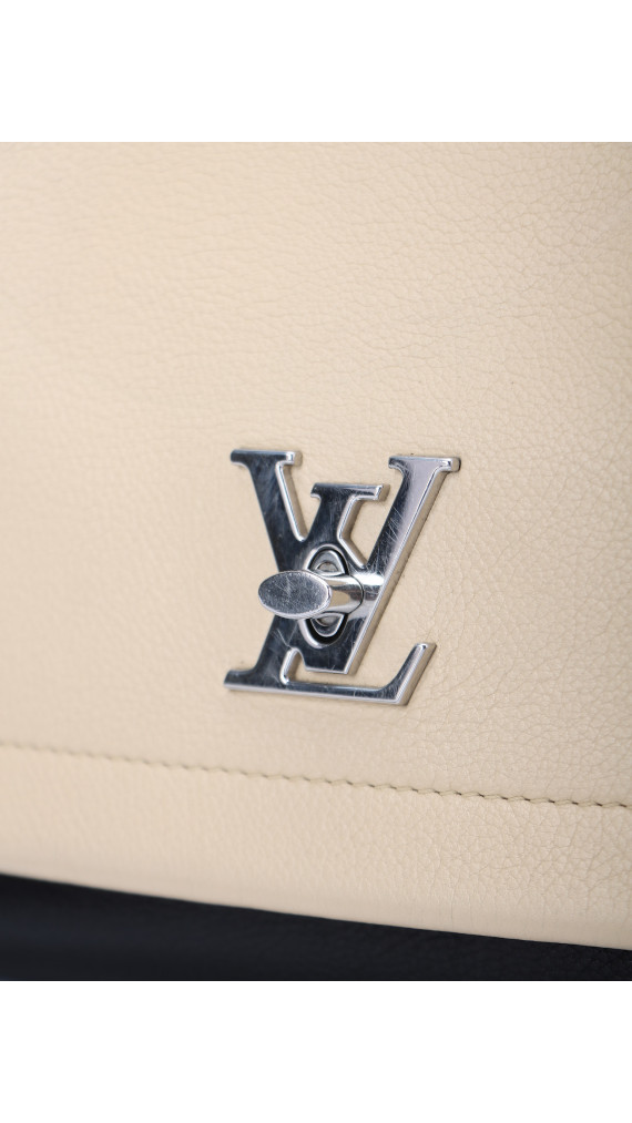 Louis Vuitton Lockme i to-tonet beige og svart shoulder bag