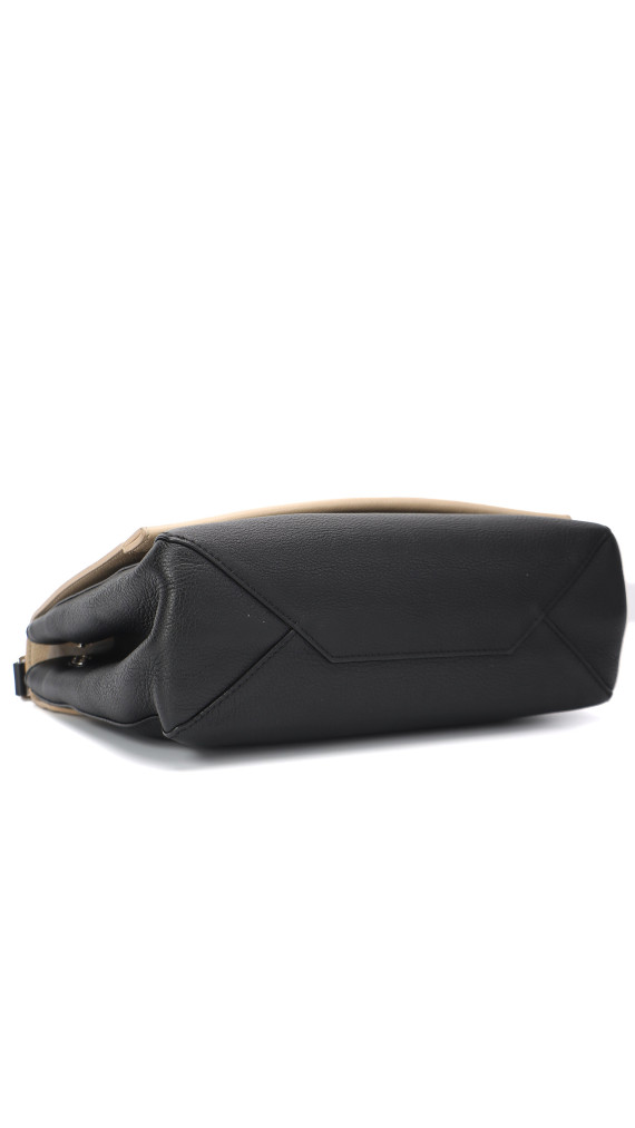 Louis Vuitton Lockme i to-tonet beige og svart shoulder bag