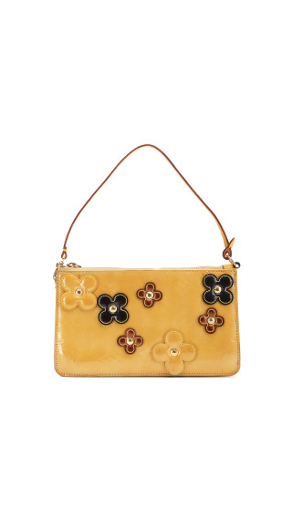 Louis Vuitton Pochette Fleurs i gul Vernis-skinn