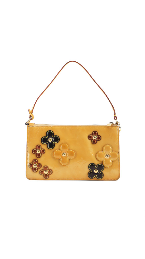 Louis Vuitton Pochette Fleurs i gul Vernis-skinn